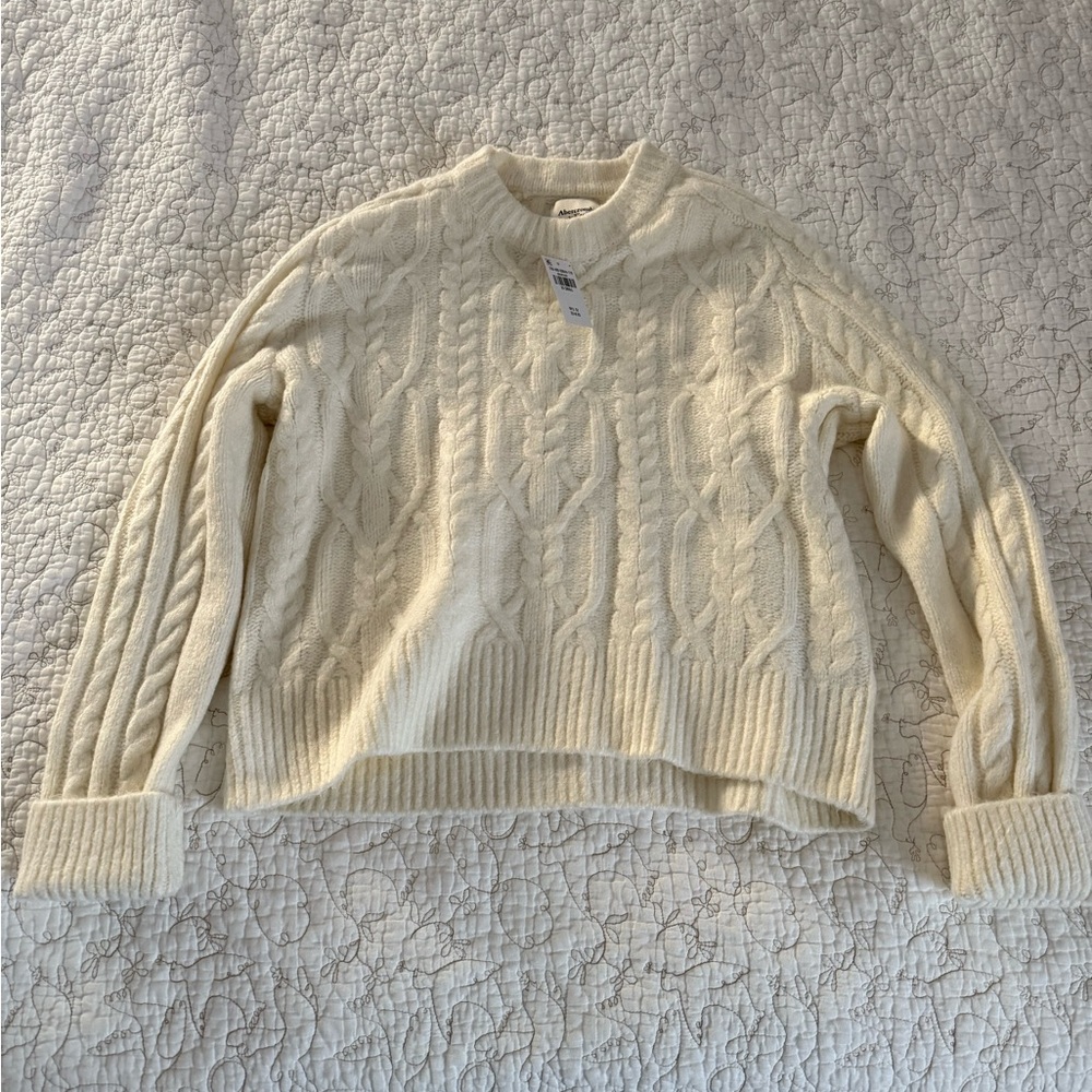 Abercrombie & Fitch Ivory Cable Knit Sweater NWT